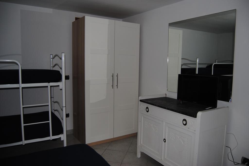 Il Susino Apartment Tirrenia Ngoại thất bức ảnh